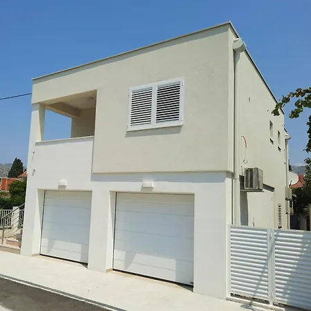 Tonci Apartment