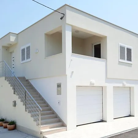 Apartment Tonci *